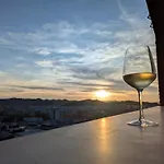 Golden View Apartament *