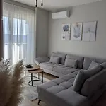 Golden View Apartament *