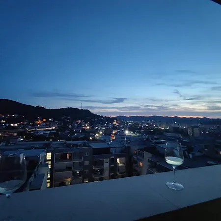 Golden View * ティラナ