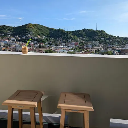 Golden View ティラナ