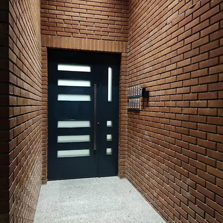 Golden View تيرانا