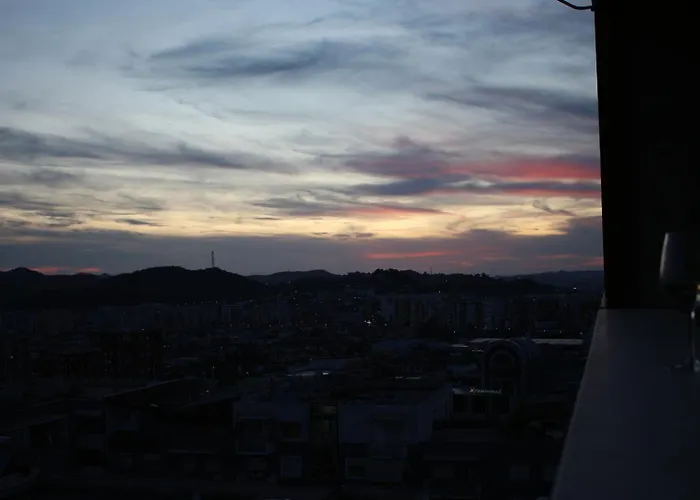 Golden View 地拉那