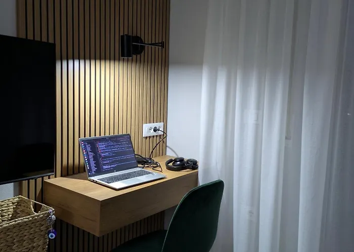 Golden View * 地拉那